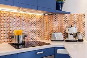 Stylish & Elegant Flat With Terrace