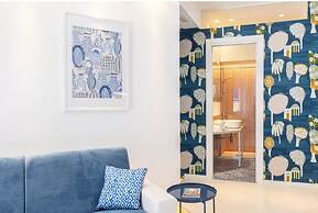 Stylish & Elegant Flat With Terrace