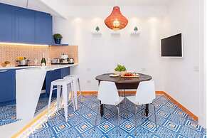 Stylish & Elegant Flat With Terrace