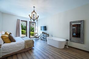 Villa Chianti With Infinity Pool And Vineyard View