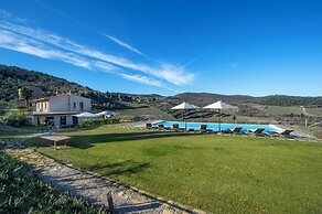 Villa Chianti With Infinity Pool And Vineyard View