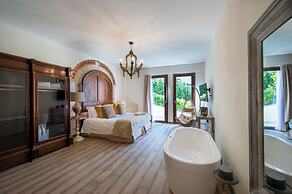 Villa Chianti With Infinity Pool And Vineyard View