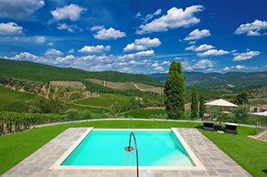 Villa Chianti With Panoramic Pool On The Vineyard