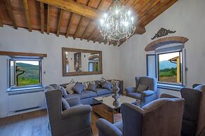 Villa Chianti With Panoramic Pool On The Vineyard