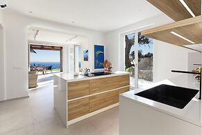 Design Villa With Infinity Pool & Li Galli View