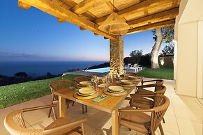 Design Villa With Infinity Pool & Li Galli View