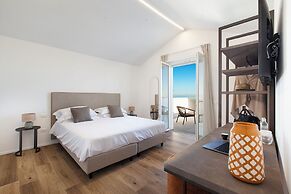 Design Villa With Infinity Pool & Li Galli View