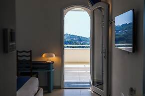 Elegant Villa In Anacapri | Infinity Pool & Design