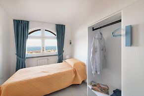 Sea View Rooftop Apartment With Jacuzzi & Garden