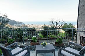 Sea View Rooftop Apartment With Jacuzzi & Garden