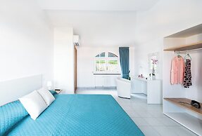 Sea View Rooftop Apartment With Jacuzzi & Garden