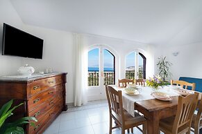 Sea View Rooftop Apartment With Jacuzzi & Garden