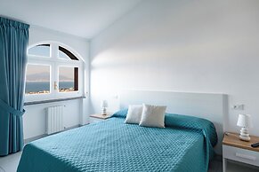 Sea View Rooftop Apartment With Jacuzzi & Garden