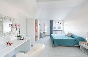 Sea View Rooftop Apartment With Jacuzzi & Garden
