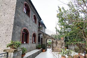 Sea View Rooftop Apartment With Jacuzzi & Garden