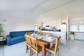 Sea View Rooftop Apartment With Jacuzzi & Garden