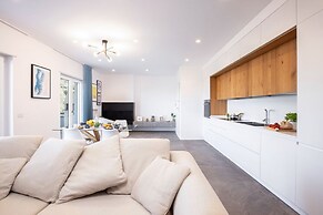Modern Family Apt In Sorrento With Views