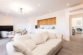 Modern Family Apt In Sorrento With Views