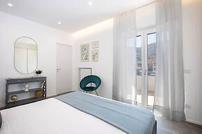 Modern Family Apt In Sorrento With Views