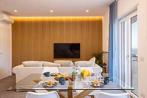 Modern Family Apt In Sorrento With Views