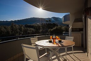 Modern Family Apt In Sorrento With Views