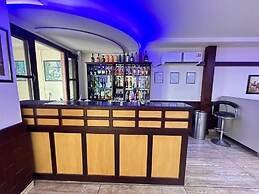 Hotel Anant Restaurant And Bar