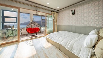 Geoje Marine Castle Spa Pension
