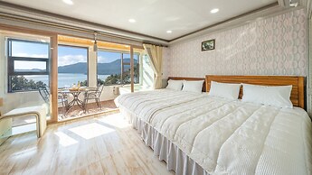 Geoje Marine Castle Spa Pension