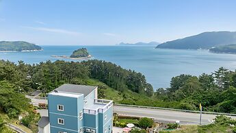 Geoje Marine Castle Spa Pension