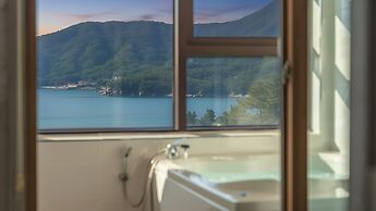 Geoje Marine Castle Spa Pension