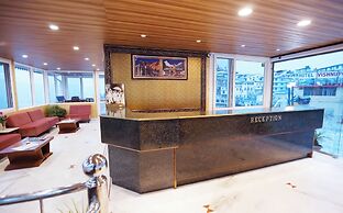 Hotel Vishnu Palace