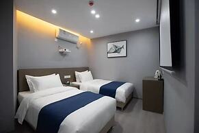 Panda Holiday Inn 2