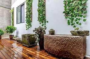 Panda House Hotel