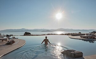 Vione Paros Hotel