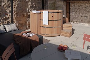 MiHotel - Cité Médiévale de Pérouges