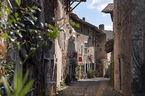 MiHotel - Cité Médiévale de Pérouges