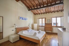 Charming Apartment in Oltrarno