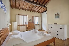 Charming Apartment in Oltrarno