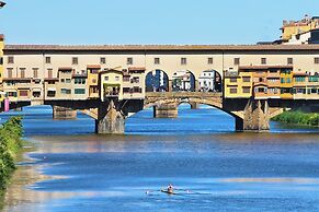 Giorgio Ponte Vecchio Apartment