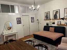 Suite 49