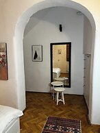 Suite 49