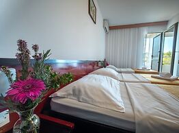 Hotel Issa