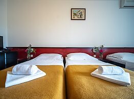 Hotel Issa