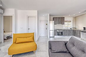 Villa Near Roses With Pool & Beach Access