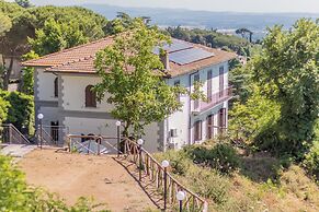 Lake Lovers Lodge