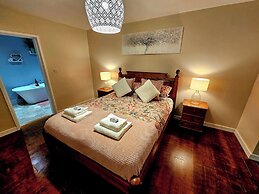 Seaside Escape at Ty Bugail - Holyhead