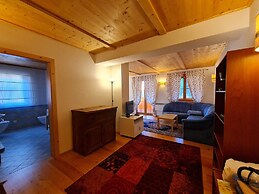 Apartment With Mountain Views & Ski Access