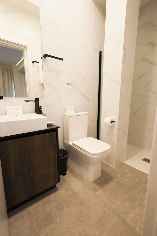 LE BOUQUET LUXURY SUITES