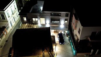 Data Maisonettes