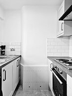 1 Bed Flat - Sleeps 2 - Parking - Wifi